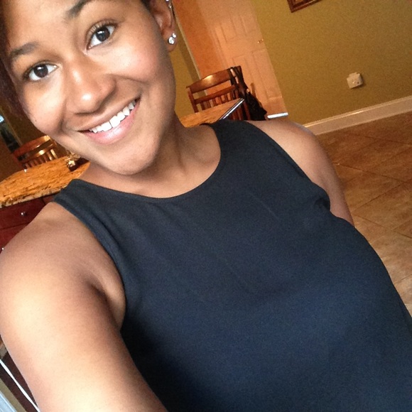 Meet your Posher, Janelle - Picture 1 of 1