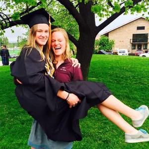 Meet your Posher, Pia