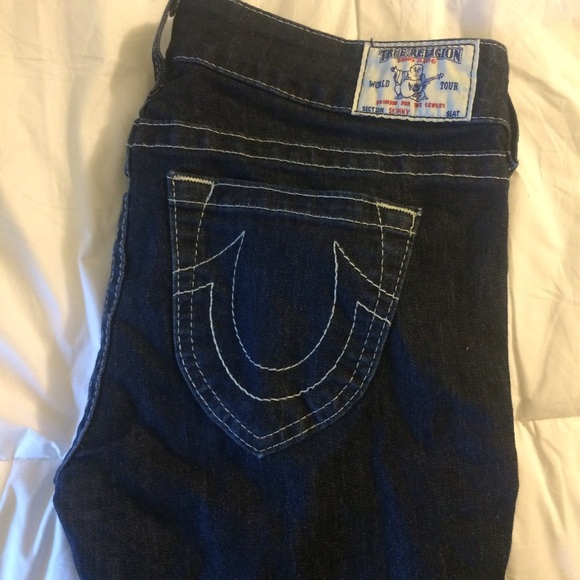 Like new Dark Wash Straight Leg True Religions