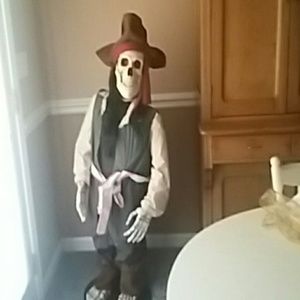 Meet your Posher, Treasa