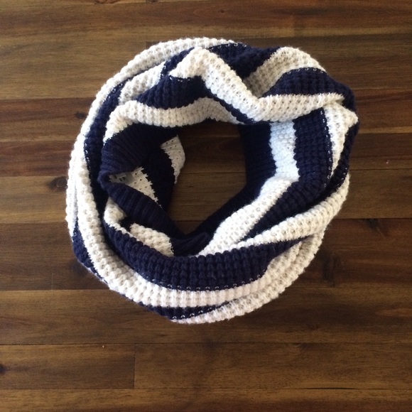 Gap Cowl Neck Ribbed Infinity Scarf