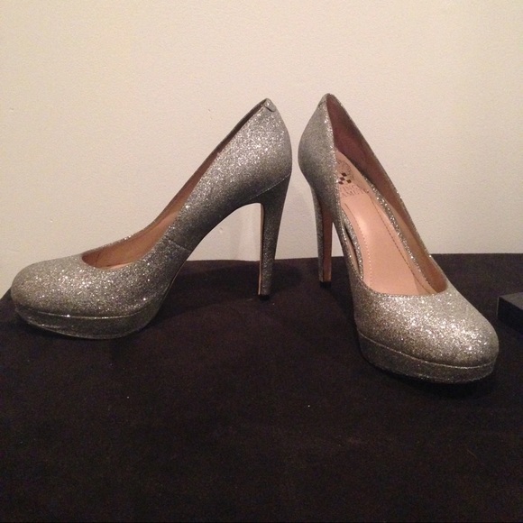 Vince Camuto stiletto silver pumps - Picture 4 of 4
