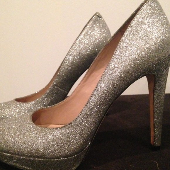 Vince Camuto stiletto silver pumps - Picture 2 of 4