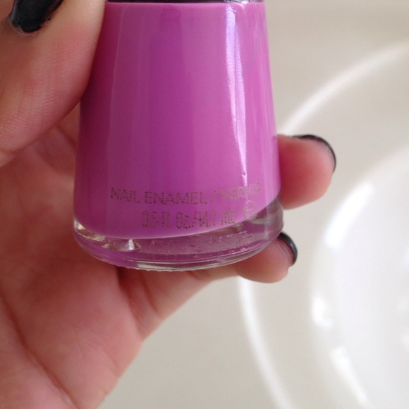 Nail - Picture 2 of 3