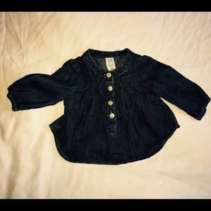 Baby Gap girls jean shirt with buttons.