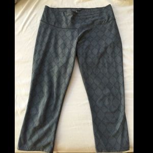 Nike dri-fit capri leggings.