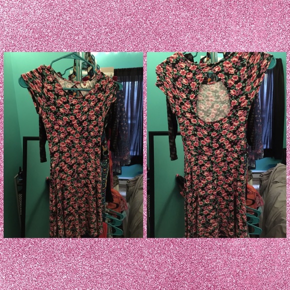 Cute floral skater dress!