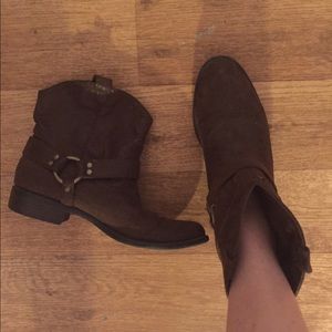 Cowboy boots/booties