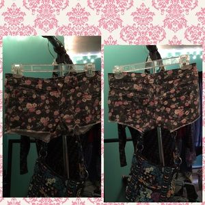 Floral Jean shorts!