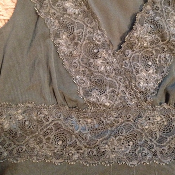 Top - Picture 3 of 4