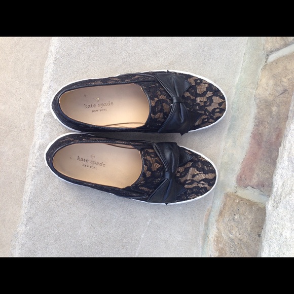 Flat Kate spade shoes. - Picture 2 of 4