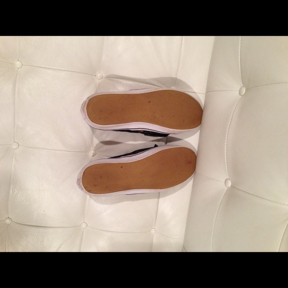 Flat Kate spade shoes. - Picture 3 of 4