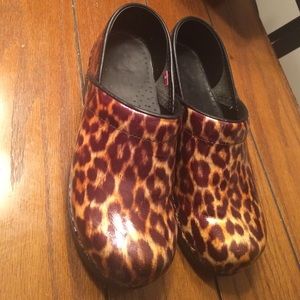 Sanita Leopard Clogs sz 38