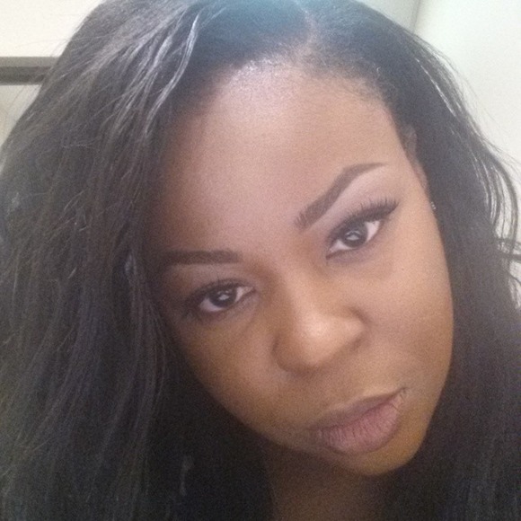 Meet your Posher, Selena - Picture 1 of 1