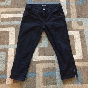 Black express capris size 10