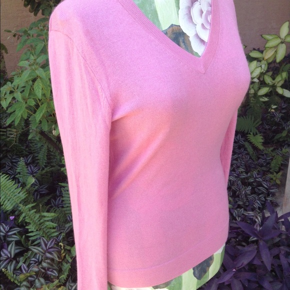 Pink Cashmere V-Neck Sweater - Picture 3 of 4
