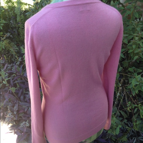 Pink Cashmere V-Neck Sweater - Picture 4 of 4