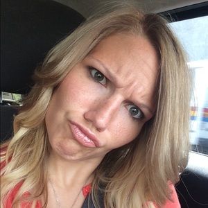 Meet your Posher, Becca
