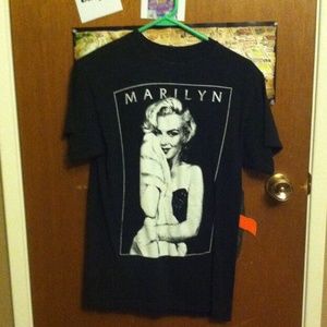 Marilyn Monroe shirt