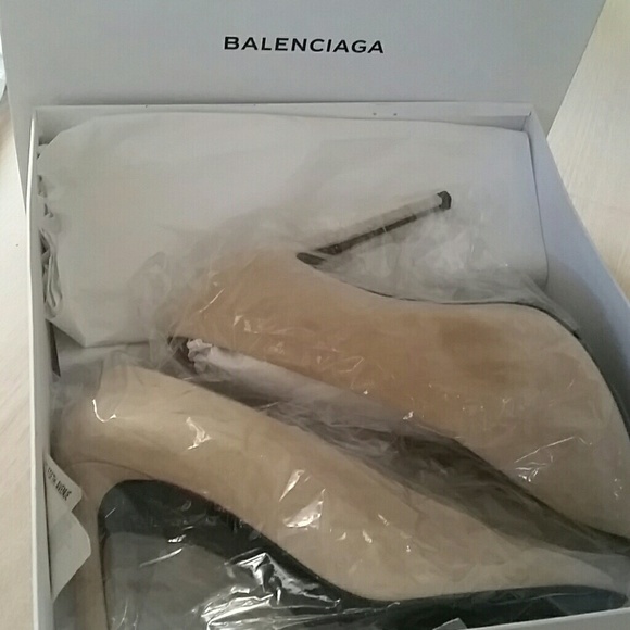 Balenciaga Suede Peeptoe Pumps - Picture 4 of 4
