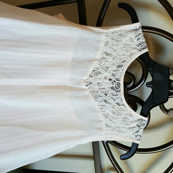 Light sheer top - Picture 2 of 4