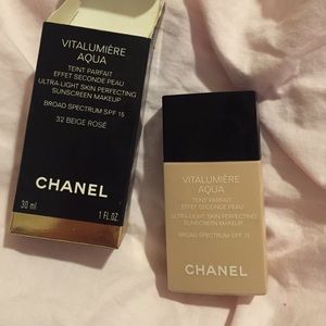 Vitalumiere Aqua Chanel foundation in 32 beigerose
