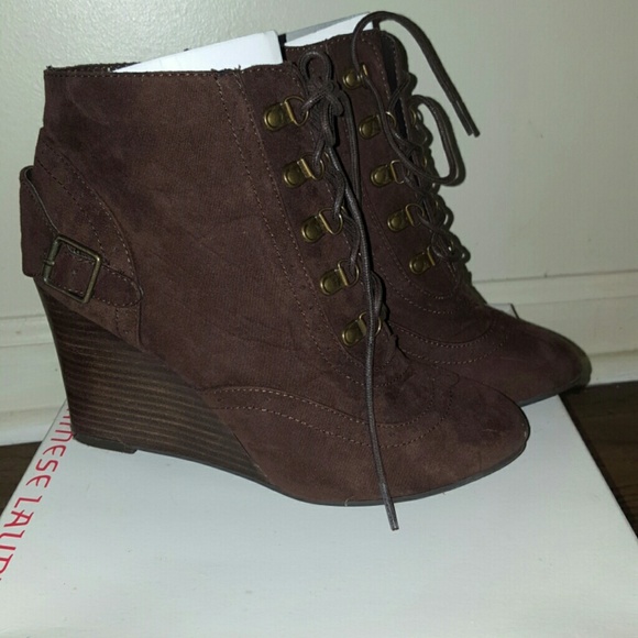 Brown suede booties - Picture 2 of 2