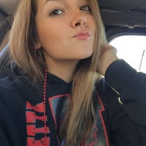 Meet your Posher, Chloe