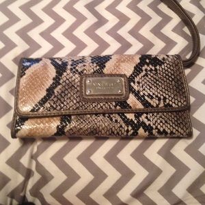 Nine West wallet