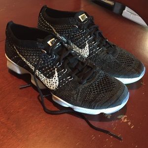 Nike women's running shoes - flyknit zoom