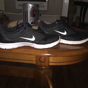Nike tennis shoes