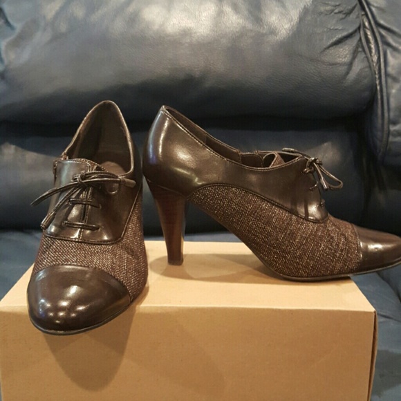 Brown Tweed Oxford Heels
