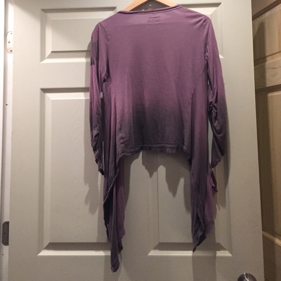 Very unique,goes with everything,size small - Picture 2 of 4