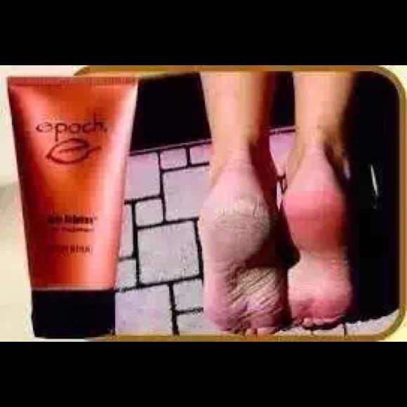 Dry foot moisturizer