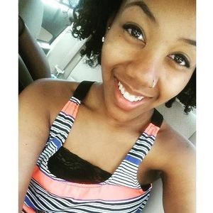 Meet your Posher, Simone