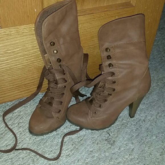 Boots. Brown