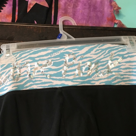 Victoria Secret Yoga Pants - Picture 2 of 3