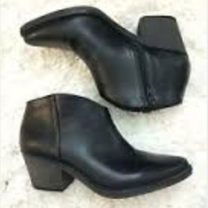 Faux leather pointed toe ankle booties