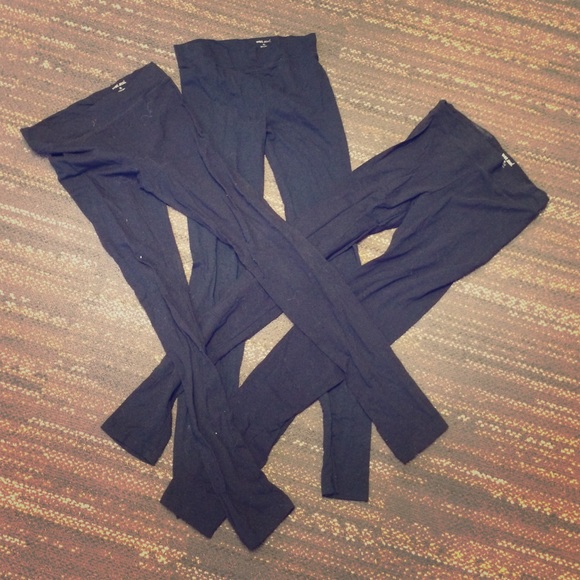 3 WET SEALS LEGGINGS