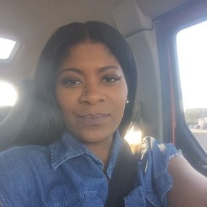 Meet your Posher, Tia