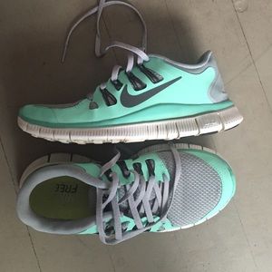 Nike free runs 5.0