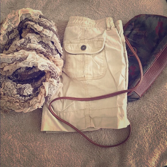 Mid Thigh Khaki Cargo Shorts.