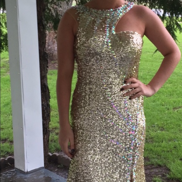 Prom dress - Picture 1 of 2