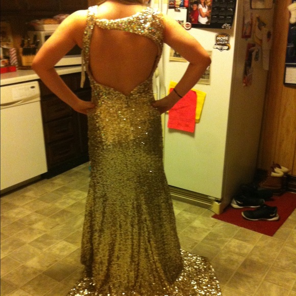 Prom dress - Picture 2 of 2