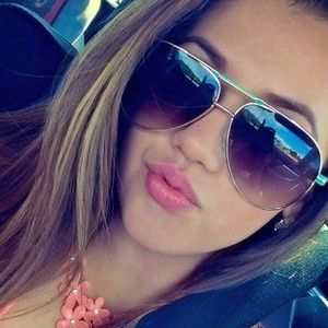 Meet your Posher, Lizeth