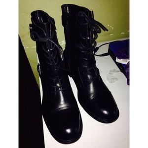 BLACK COMBAT BOOTS