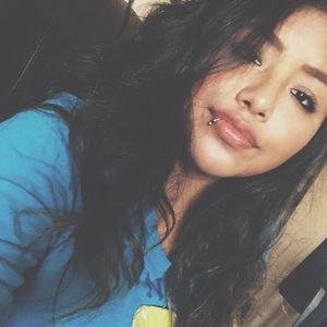 Meet your Posher, Anabela