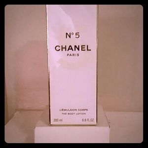 Chanel No. 5 The Body Lotion