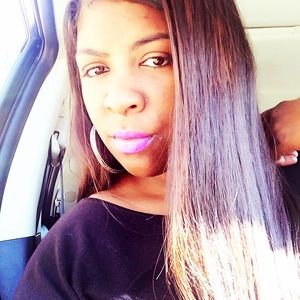 Meet your Posher, Nakisha