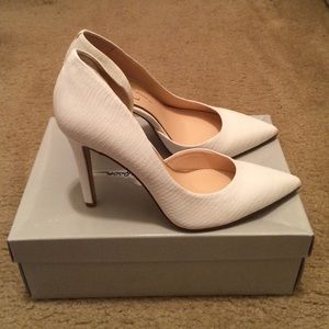 Jessica Simpson Claudette